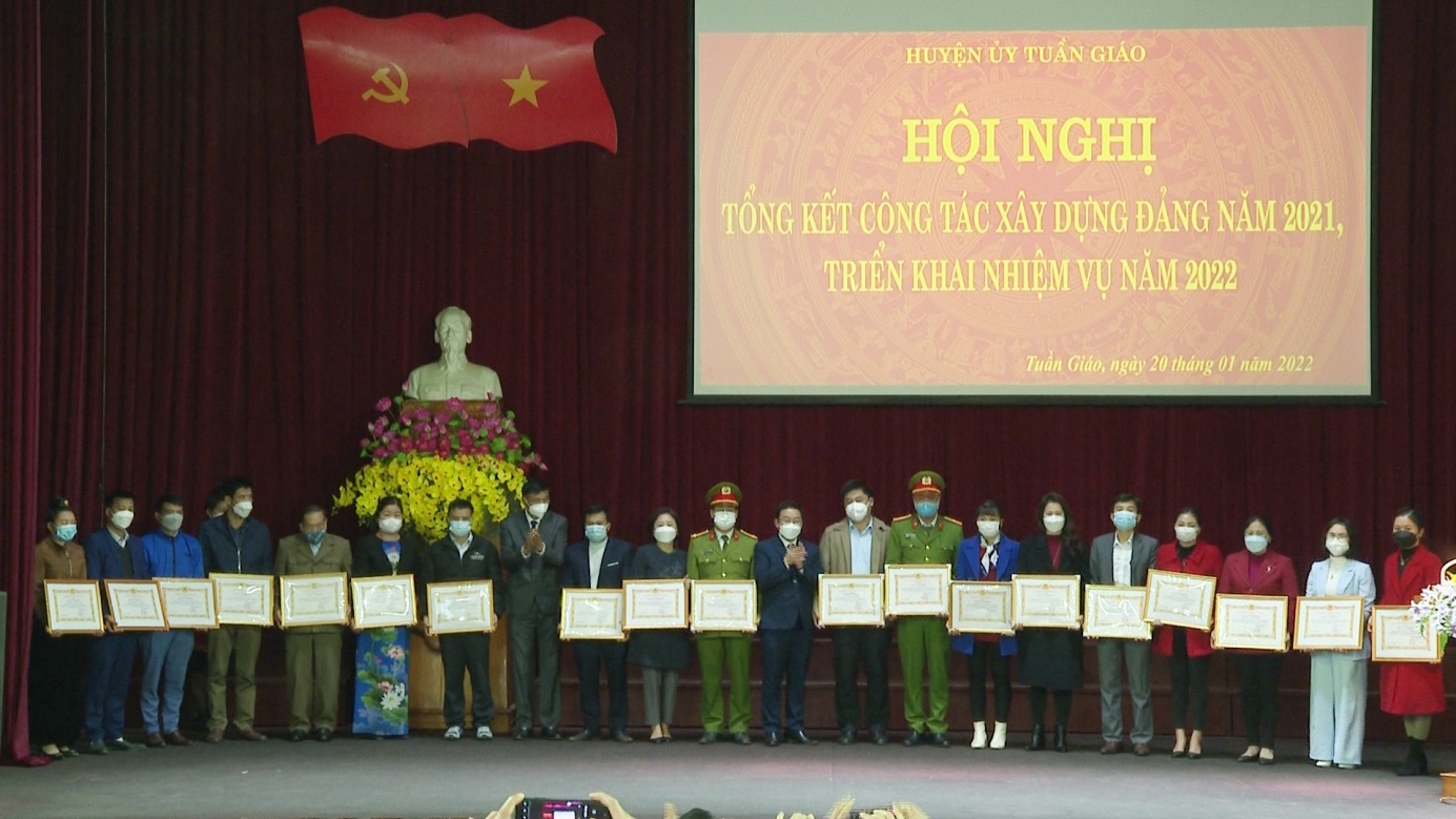 Tuần Giáo tổng kết Hubet88 xây dựng Đảng năm năm 2021 triển khai nhiệm vụ năm 2022