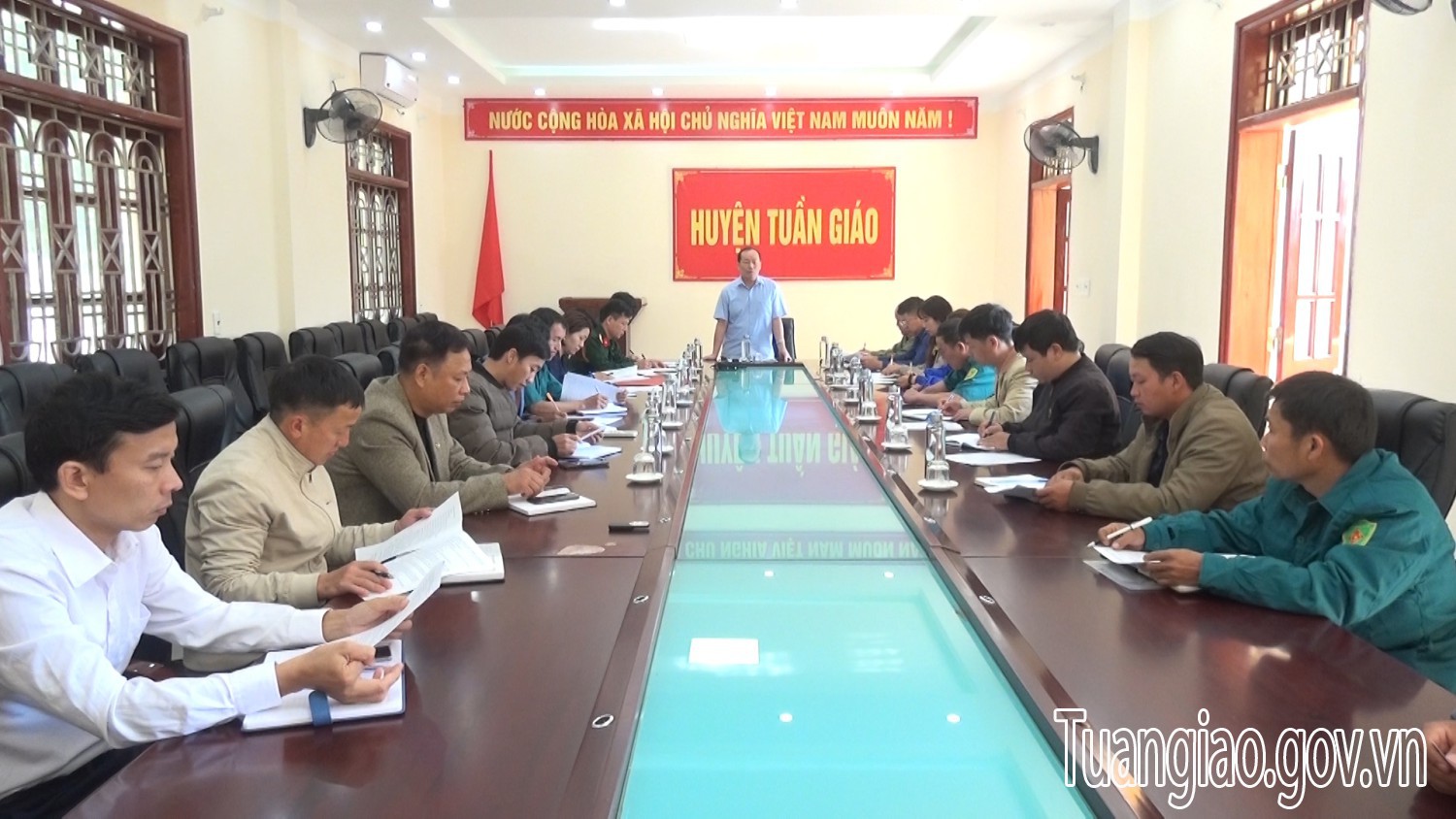 Hubet com huyện họp tổ chức quy tập, truy điệu, an táng hài cốt liệt sĩ năm 2022