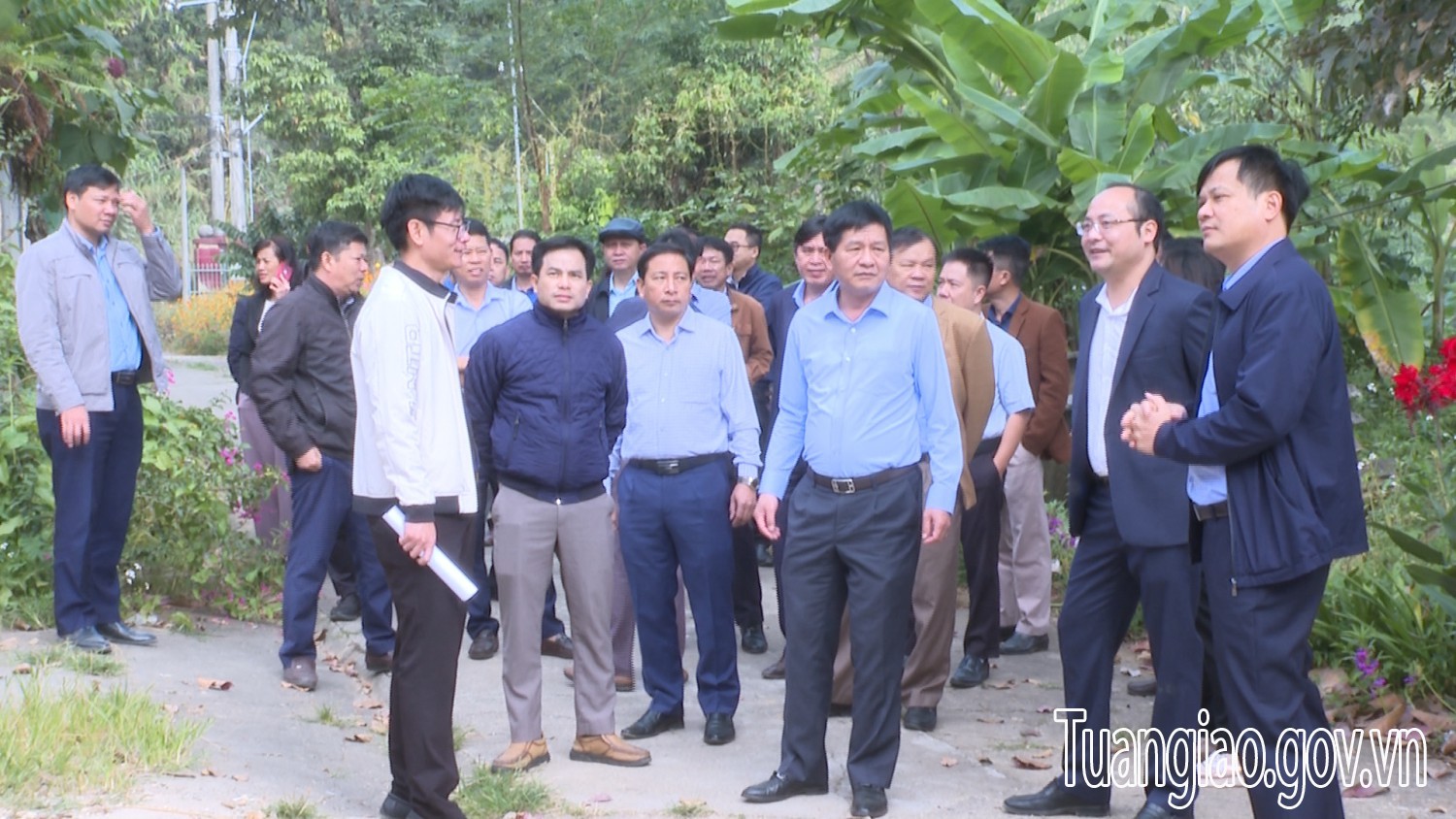 Chủ tịch Hubet com tỉnh Lê Thành Đô làm việc tại huyện Tuần Giáo