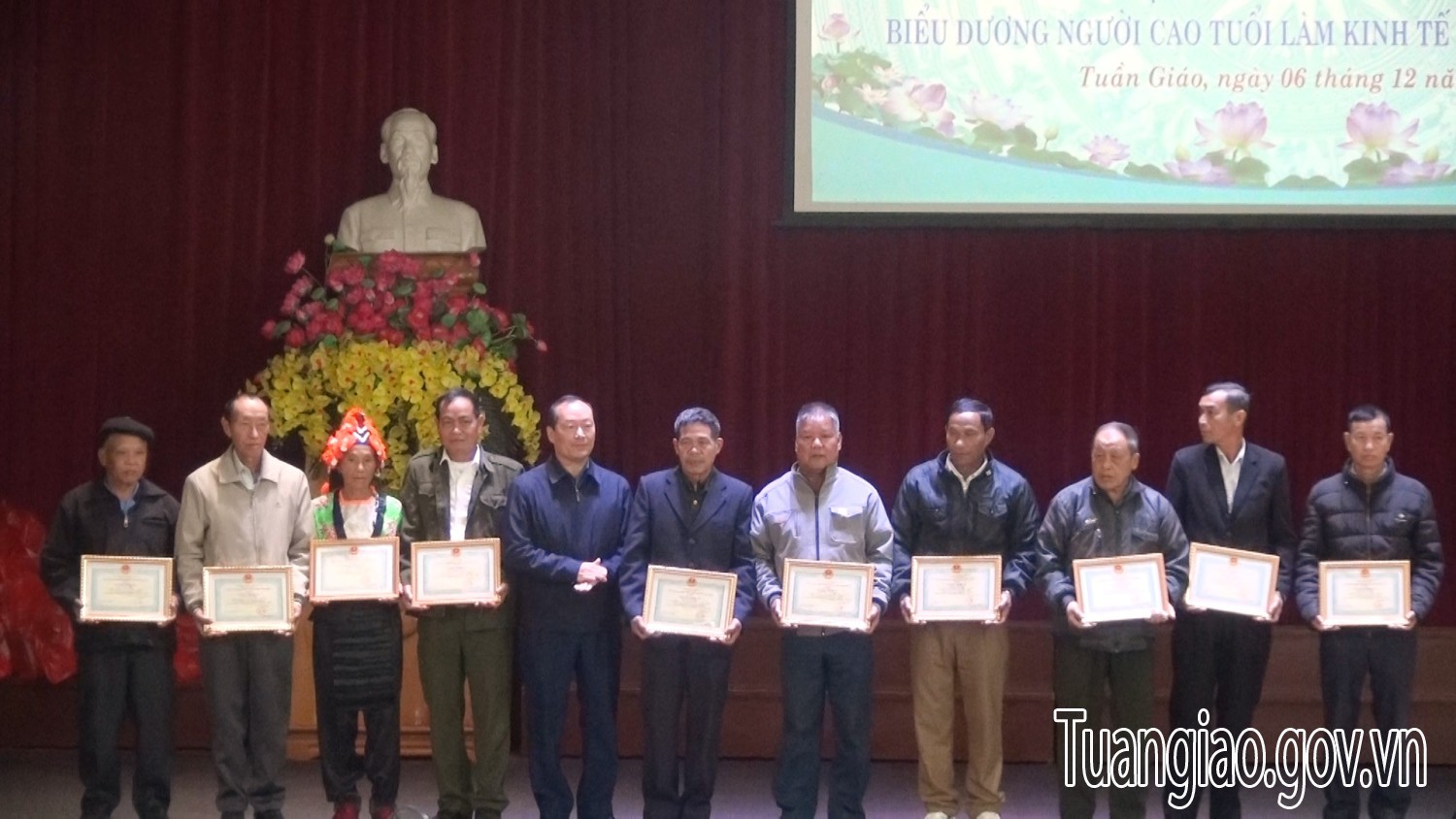 Hội nghị tổng kết Hubet88 hội Người cao tuổi huyện Tuần Giáo năm 2022