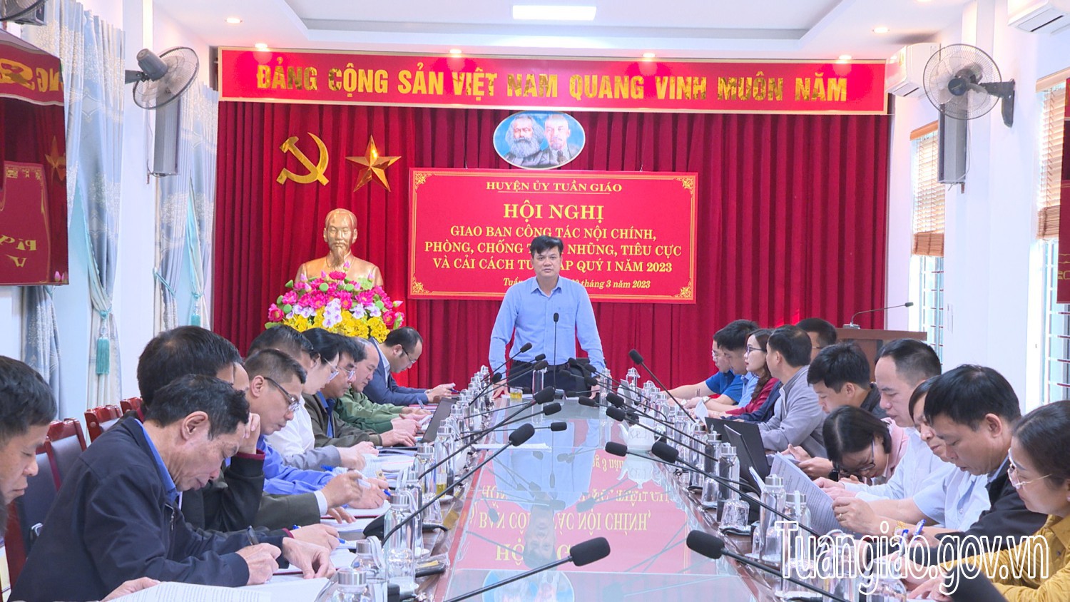 Hội nghị giao ban Hubet88 Hubet88 nội chính, phòng chống tham nhũng, tiêu cực và cải cách tư pháp quý 1 năm 2023