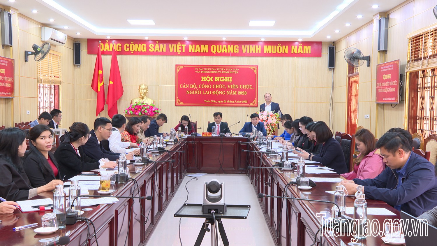 Hubet1122 Red 88.vin & Hubet com huyện Tuần Giáo tổ chức Hội nghị Hubet đăng nhập, Hubet com, viên chức, người lao động năm 2023