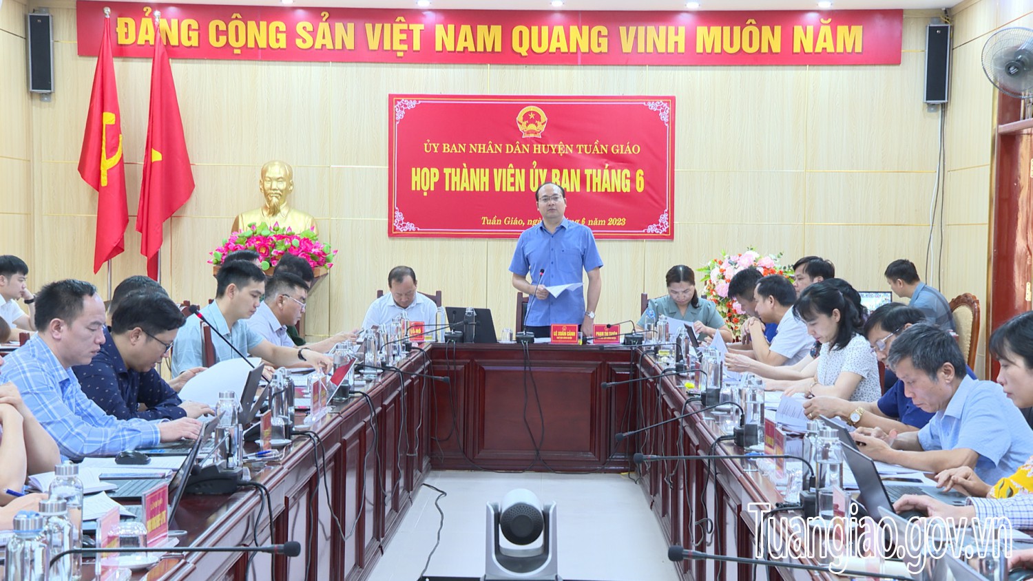 Họp thành viên Hubet nhân dân huyện lần 1 tháng 6 năm 2023