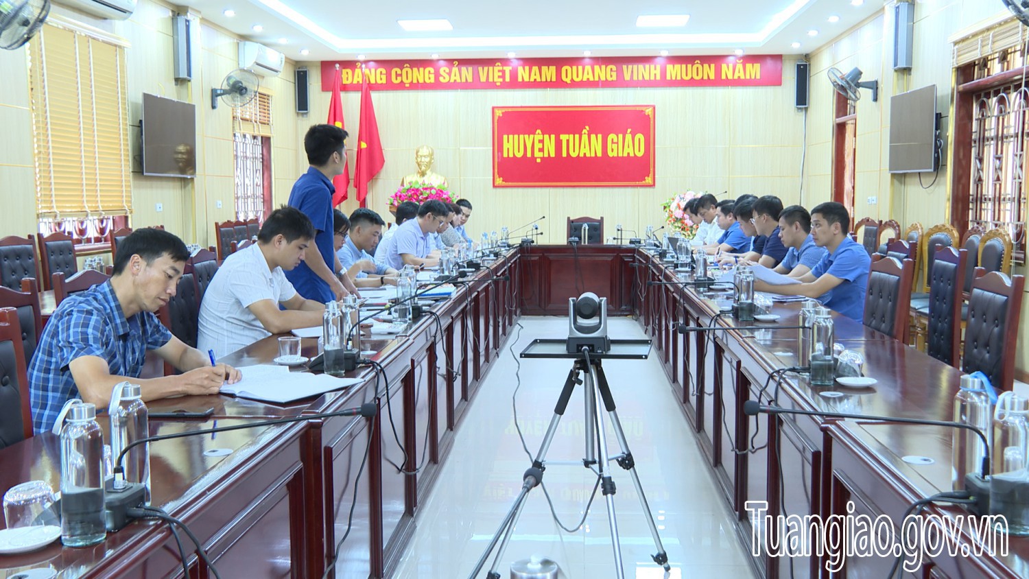 Hubet com huyện Tuần Giáo làm việc với Đoàn kiểm tra của Cục Đăng ký và Dữ liệu thông tin đất đai