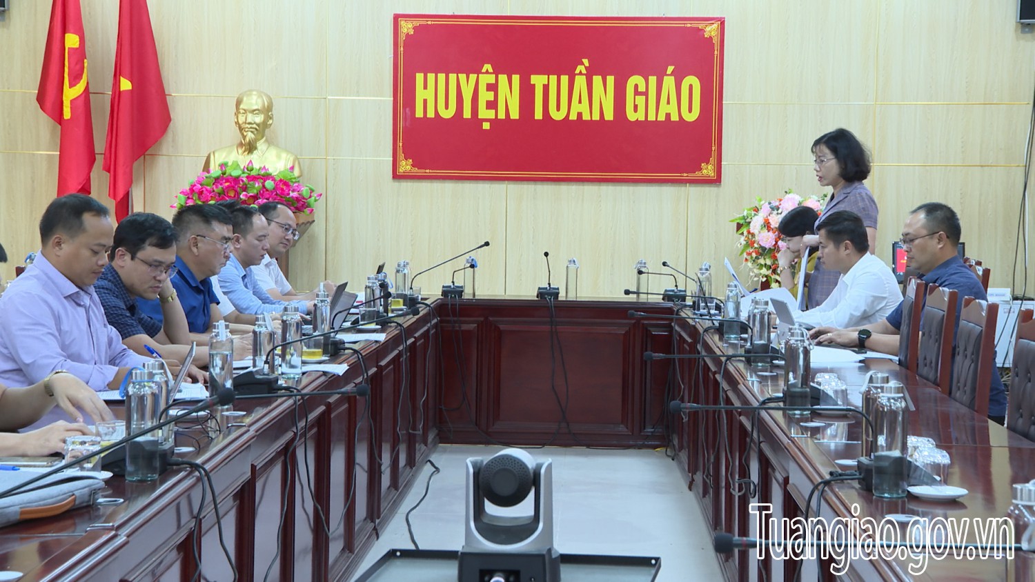 Đoàn giám sát Hubet12 com Red 88.vin tỉnh làm việc tại Tuần Giáo