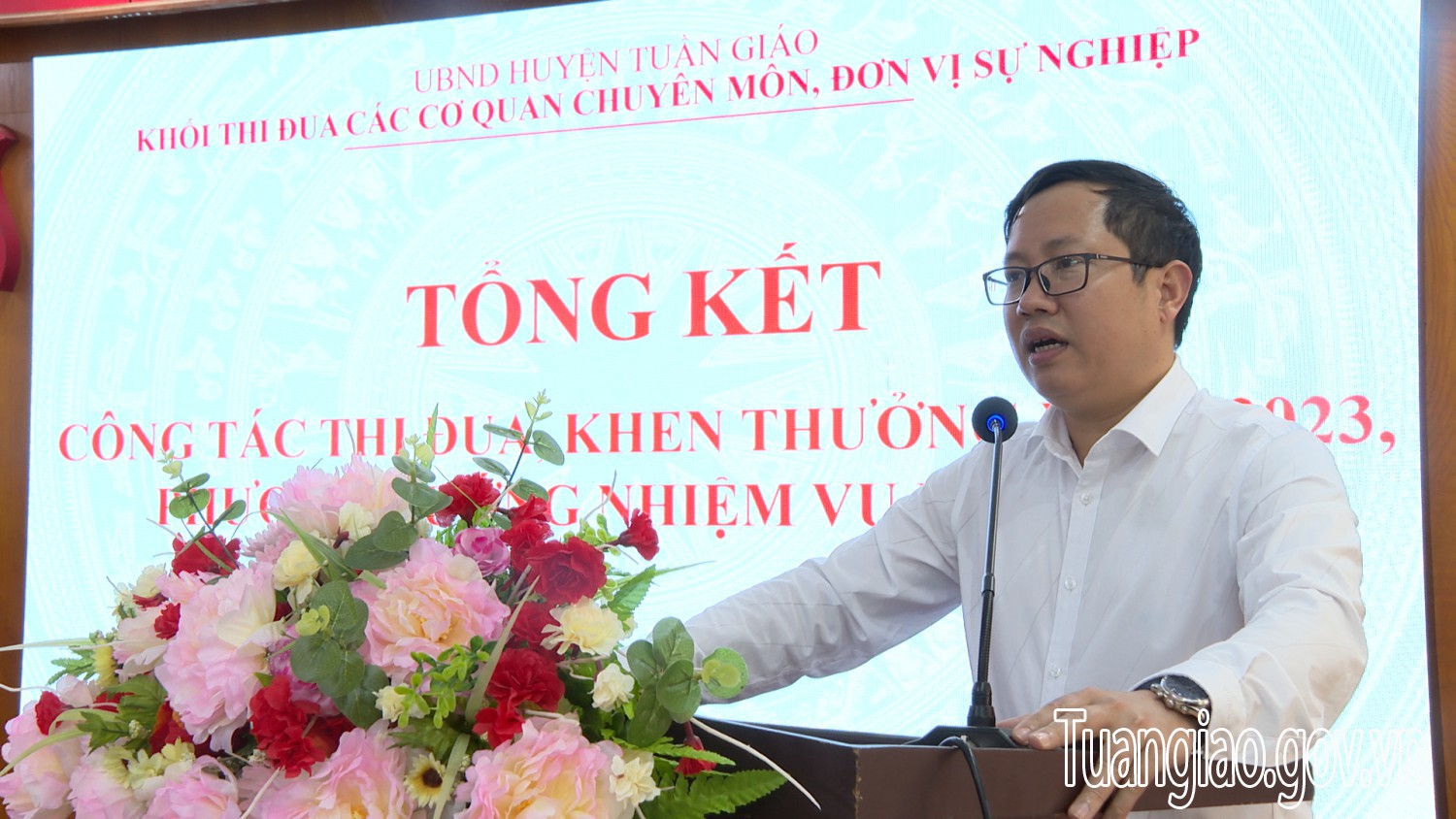 Khối thi đua các cơ quan chuyên môn, đơn vị sự nghiệp thuộc Hubet com huyện tổng kết Hubet88 thi đua, khen thưởng năm 2023