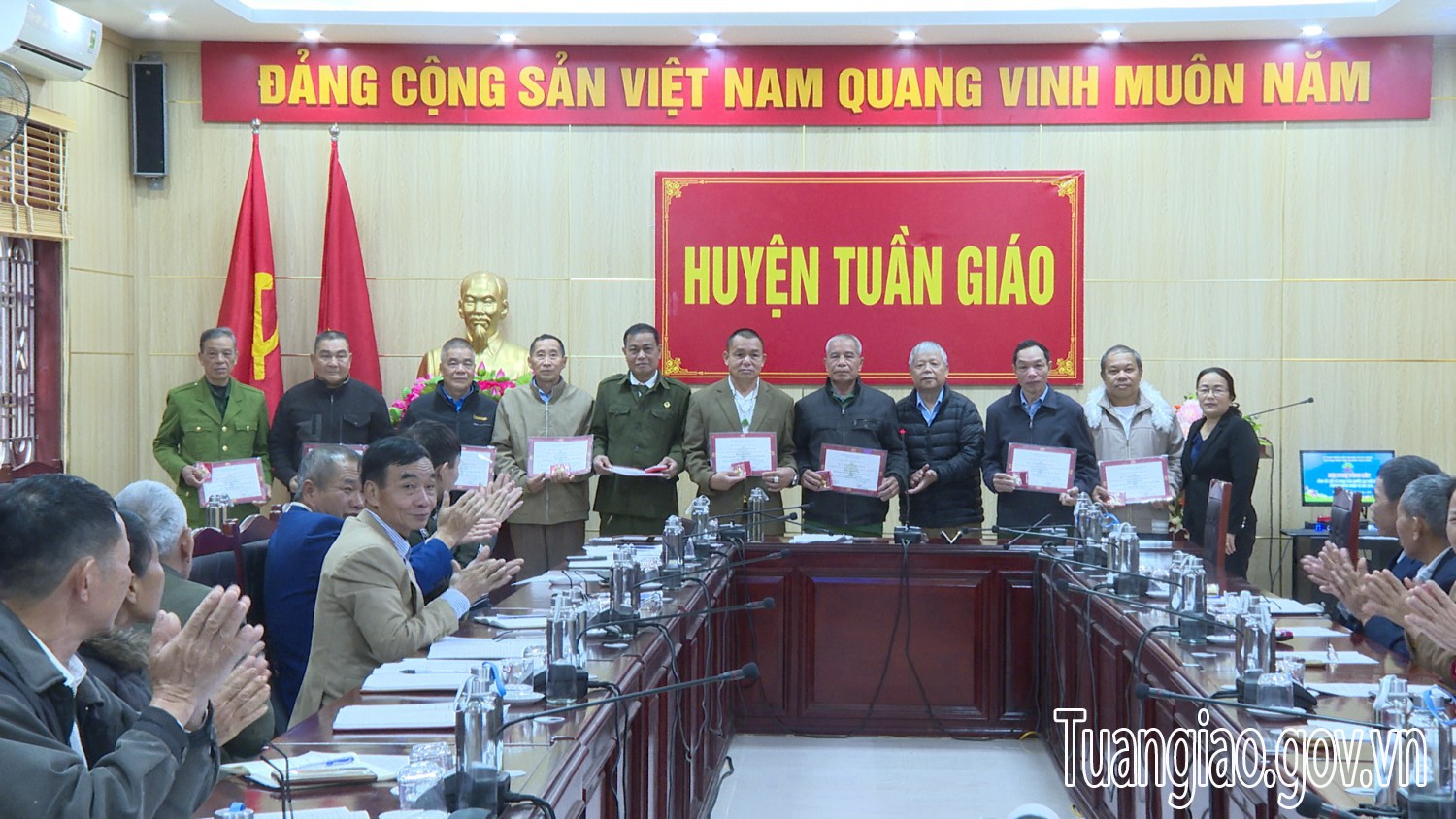 Hội Người cao tuổi huyện Tuần Giáo tổng kết Hubet88 hội năm 2023, triển khai phương hướng nhiệm vụ năm 2024