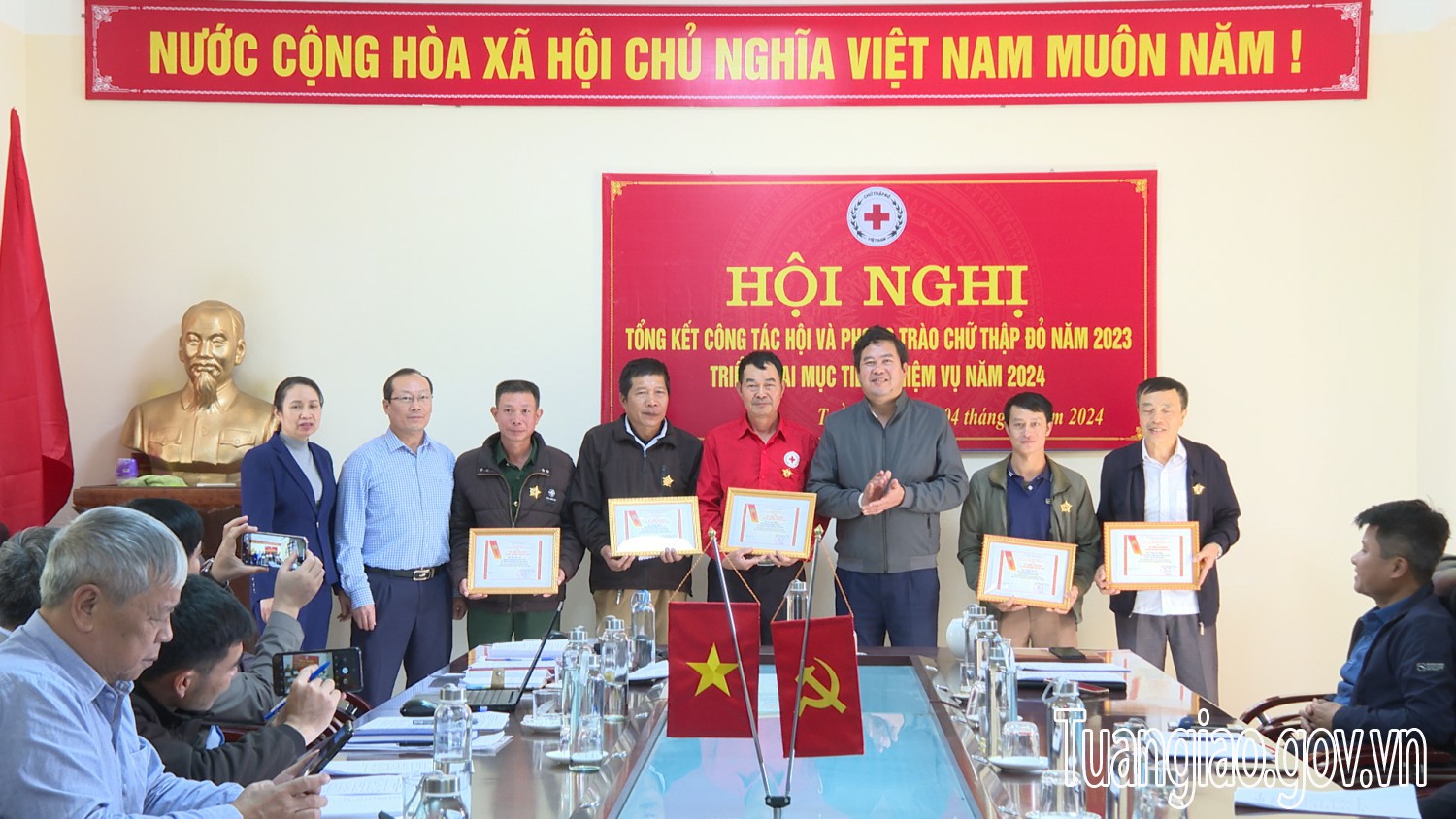 Tuần Giáo tổng kết Hubet88 Hội chữ thập đỏ năm 2023, triển khai phương hướng, nhiệm vụ năm 2024