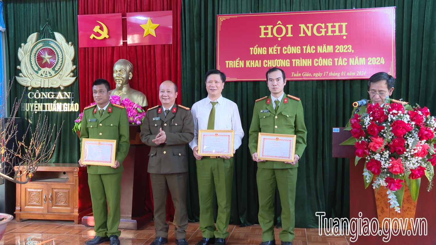 Hội nghị tổng kết Hubet88 Công an năm 2023, triển khai chương trình Hubet88 năm 2024