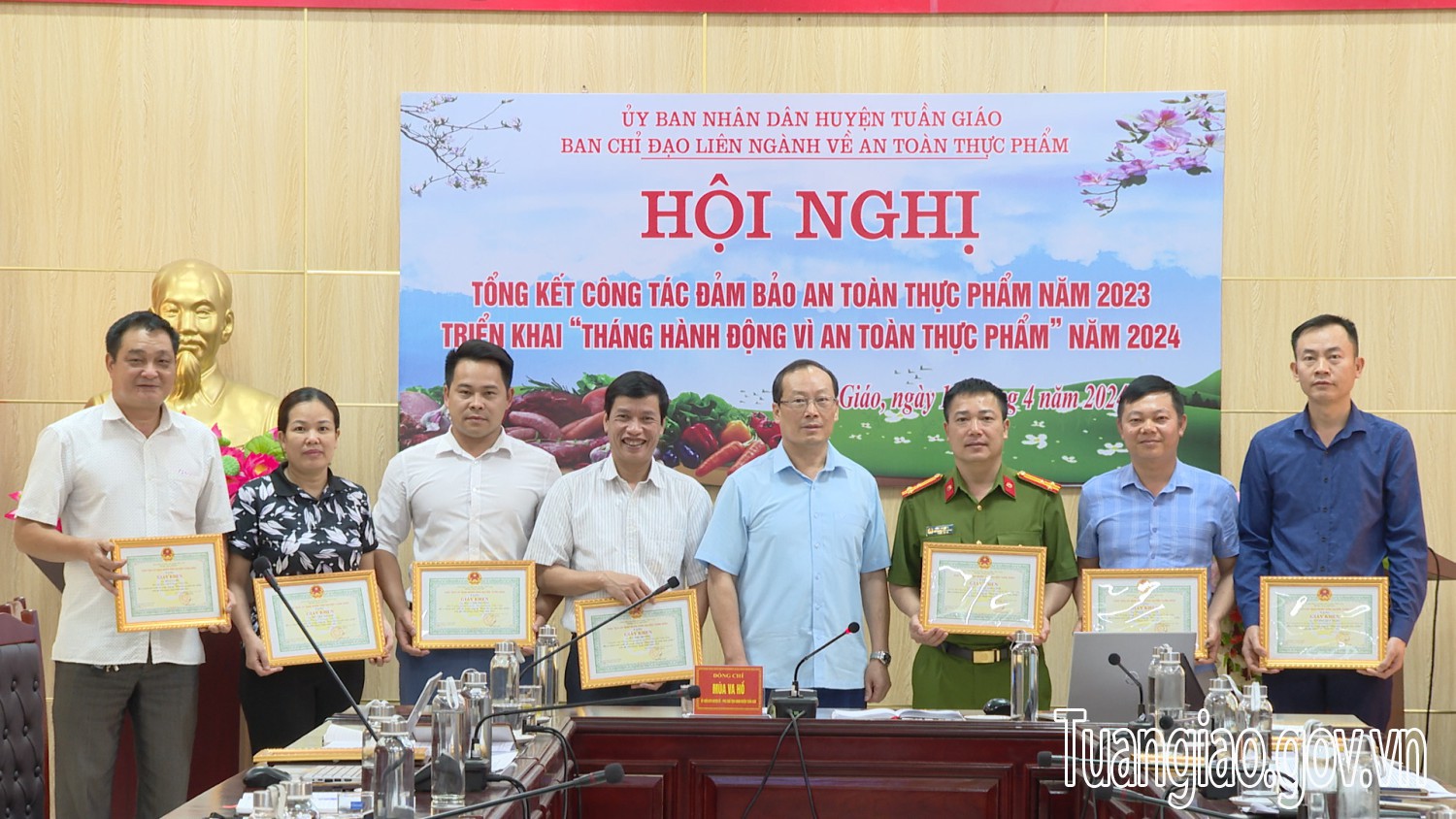 Hội nghị tổng kết Hubet88 đảm bảo an toàn thực phẩm năm 2023 triển khai “Tháng hành động vì ATTP” năm 2024