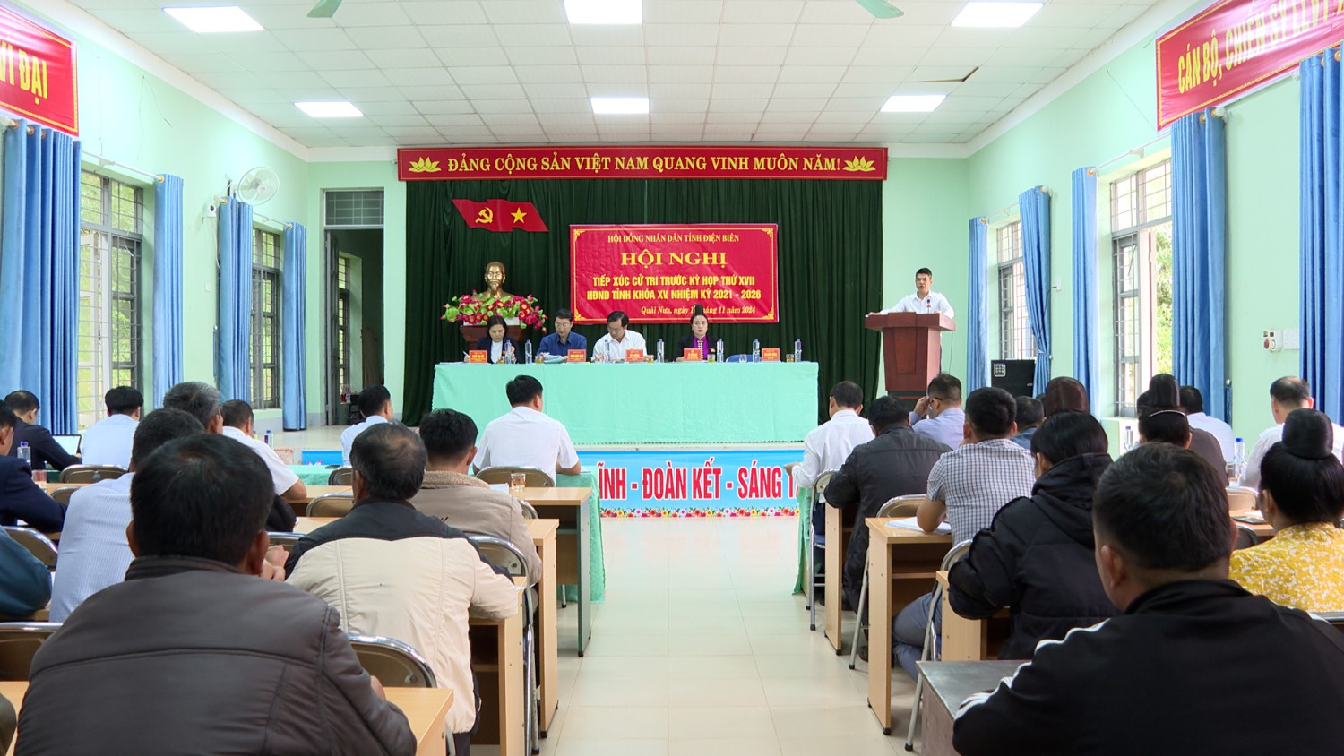Tổ Đại biểu Red 88.vin tỉnh tiếp xúc cử tri tại xã Quài Nưa