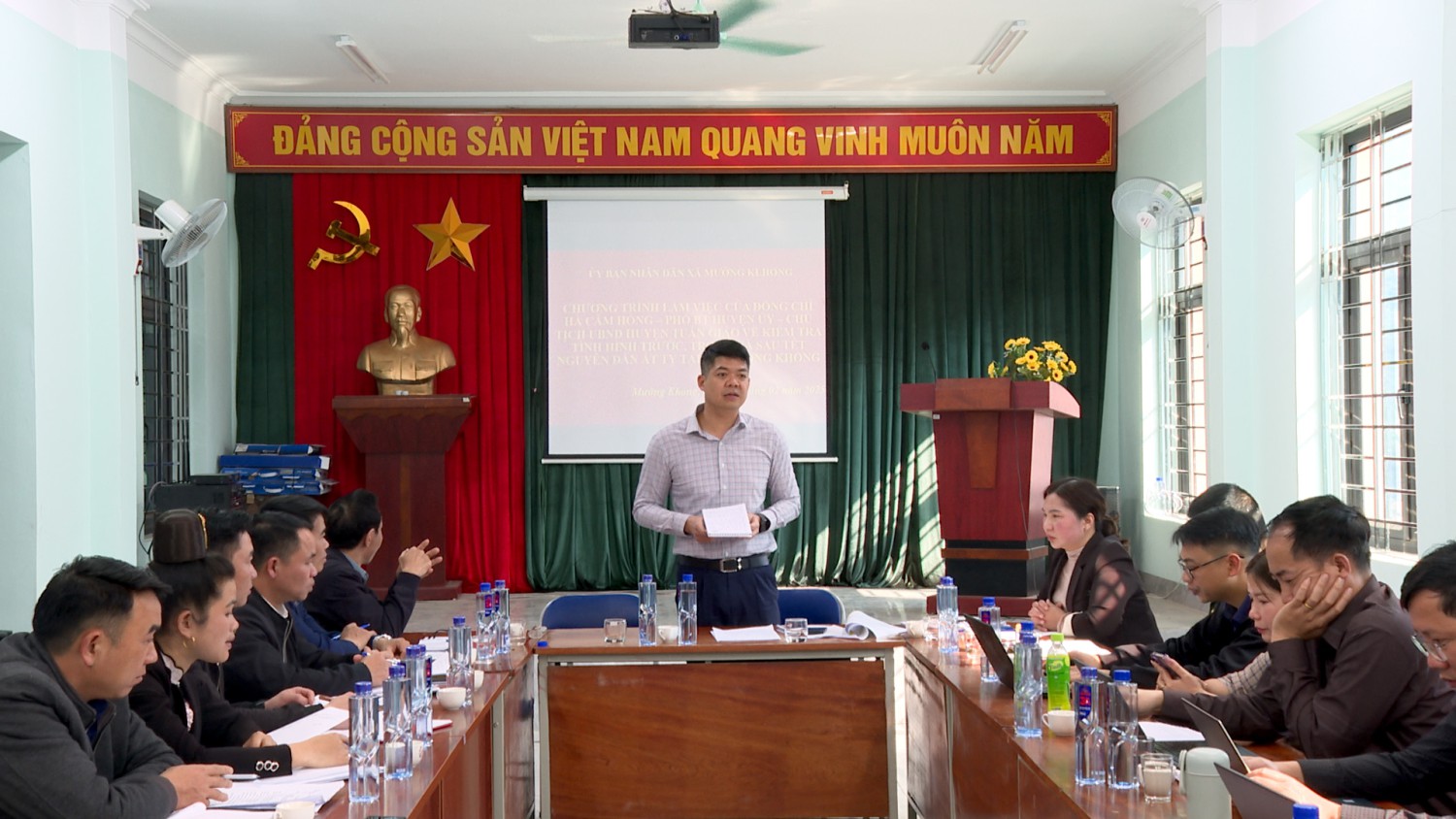 Đoàn Hubet88 làm việc với xã Mường Khong