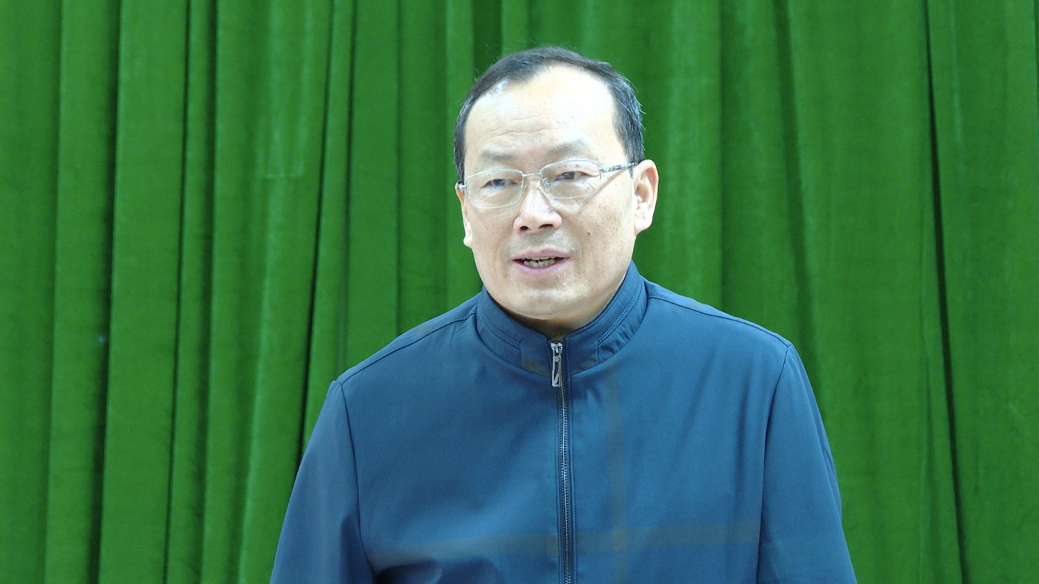 Đồng chí Mùa Va Hồ UVBTV Phó Chủ tịch Hubet com huyện phát biểu tại buổi làm việc