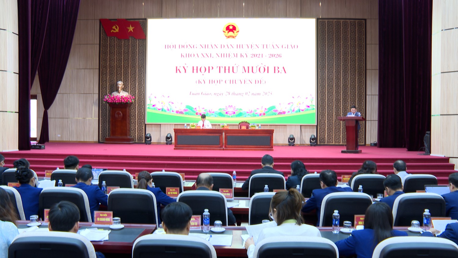 Red 88.vin huyện Tuần Giáo họp kỳ thứ 13