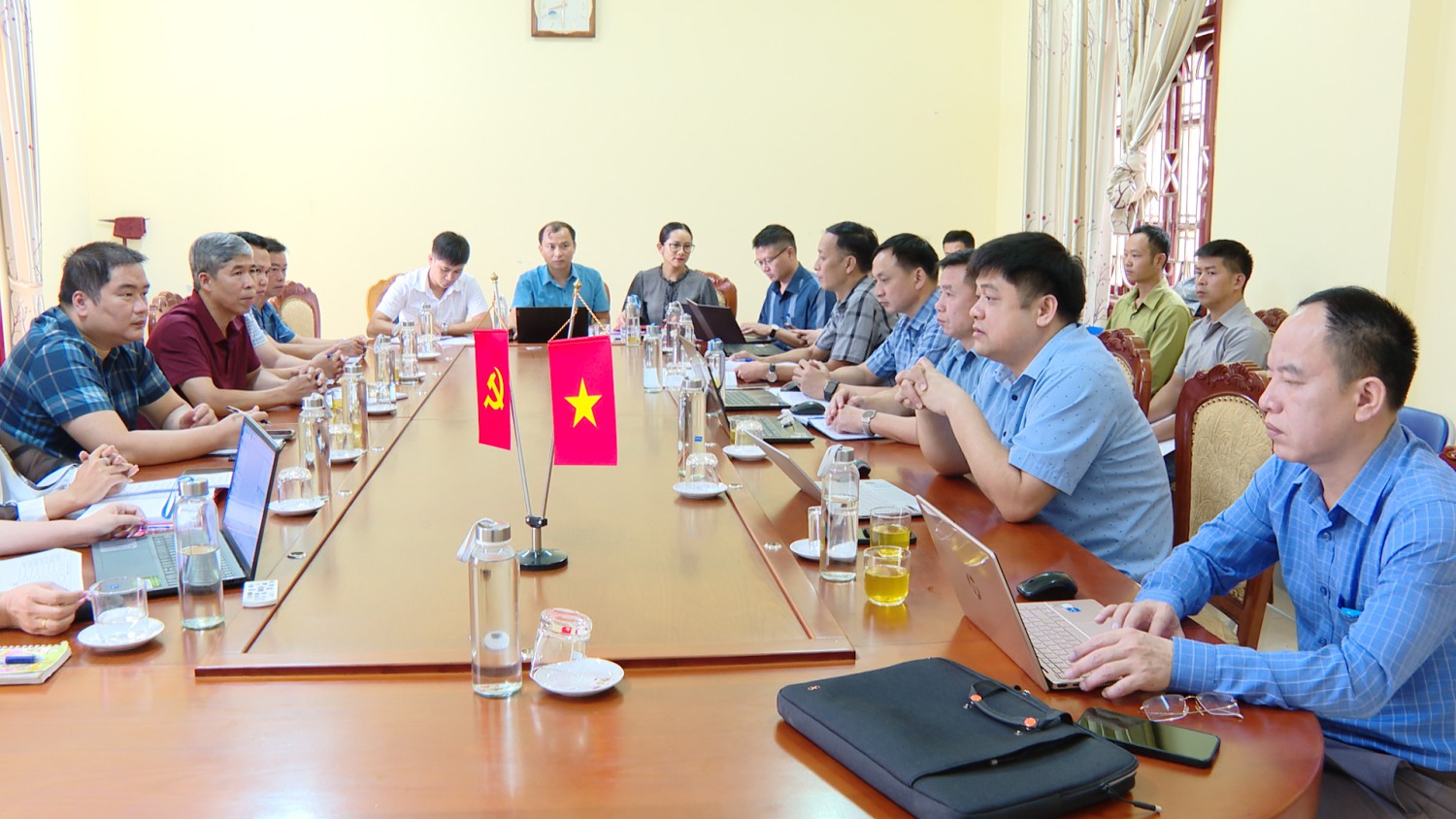 Hubet com xã Tuần Giáo làm việc với Trung tâm Dịch vụ Nông nghiệp khu vực 3
