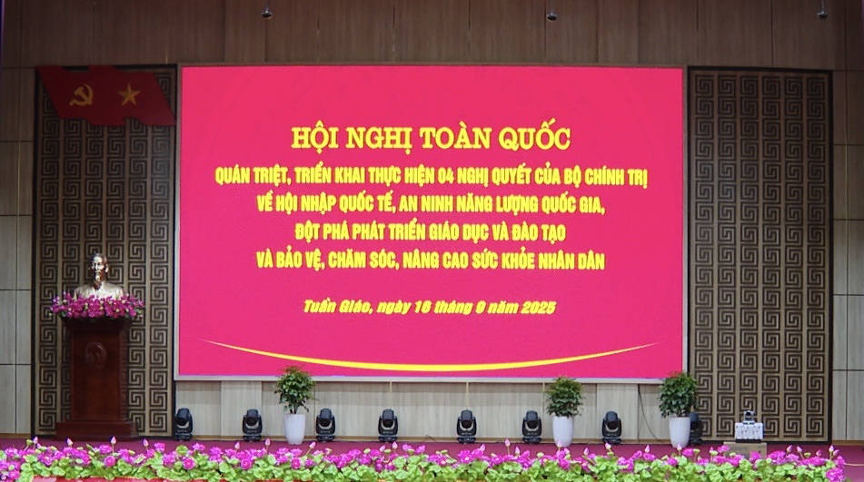 Xã Tuần Giáo dự Hội nghị toàn quốc quán triệt, triển khai thực hiện 04 Nghị  quyết của Bộ Chính trị