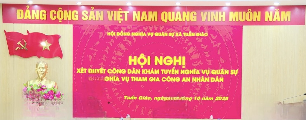 Hội nghị xét duyệt công dân khám tuyển nghĩa cụ quân sự và nghĩa vụ tham  gia Công an Nhân dân