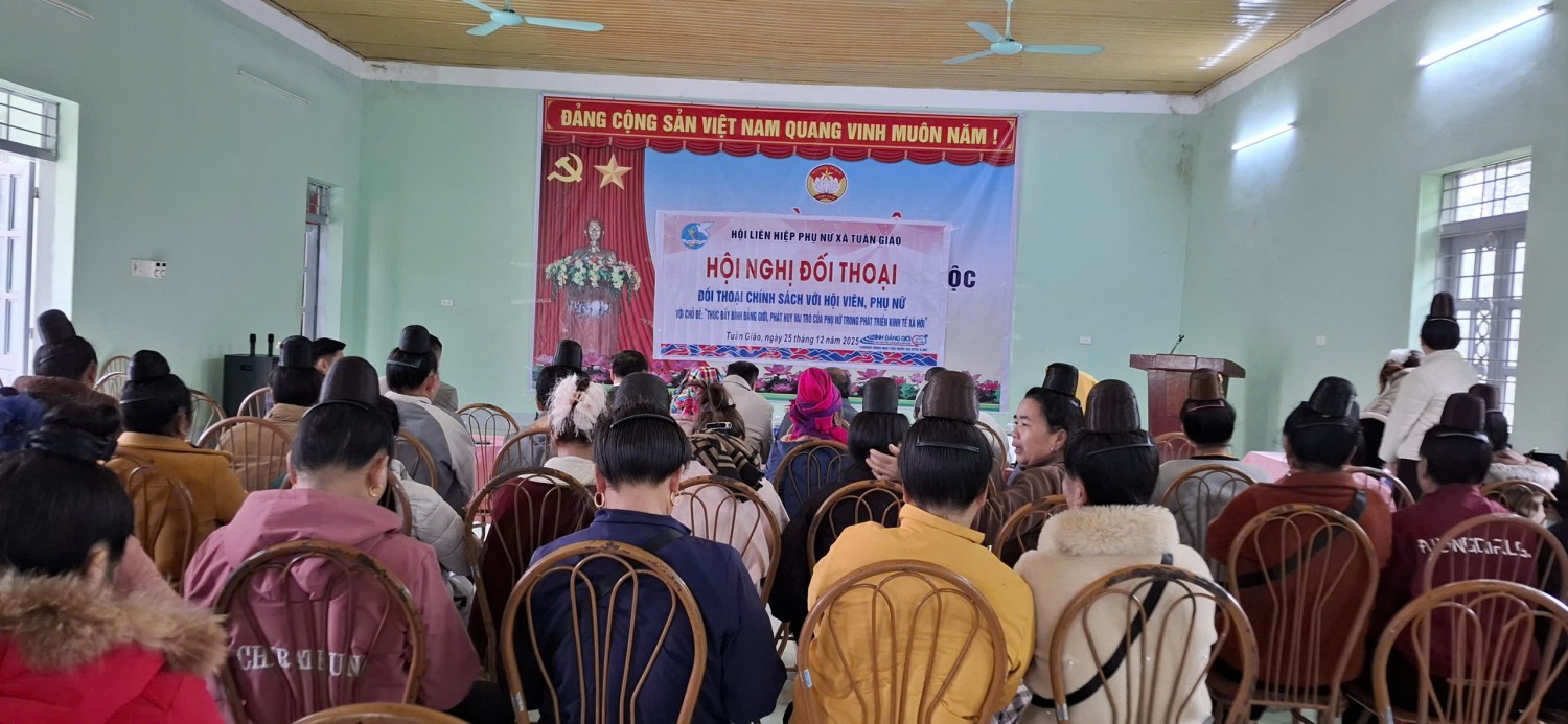 Hội LHPN xã Tuần Giáo tổ chức Hội nghị đối thoại chính sách với hội viên, phụ nữ tại bản Bó Giáng và bản Giăng