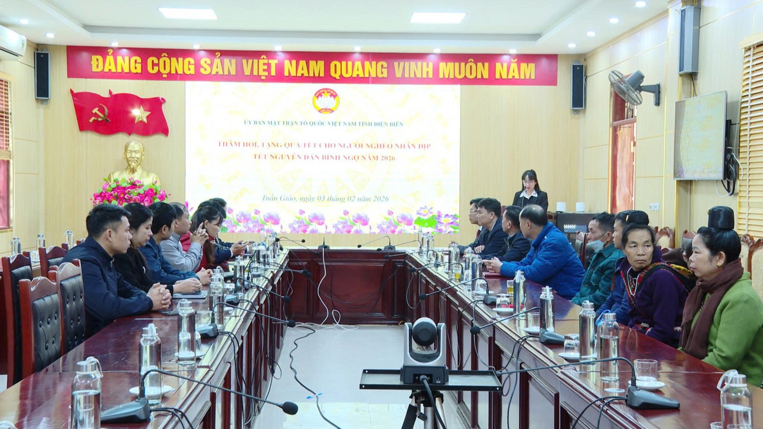 Uỷ ban MTTQ Việt Nam tỉnh Điện Biên thăm hỏi, tặng quà Tết cho người nghèo Nhân dịp Tết nguyên đán Bính Ngọ năm 2026 tại xã Tuần Giá